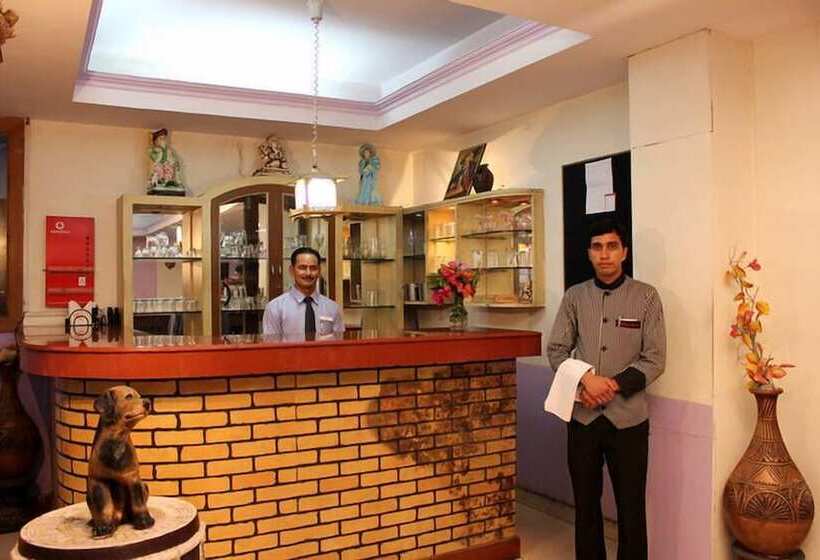 Отель Adb Rooms Falcon Crest