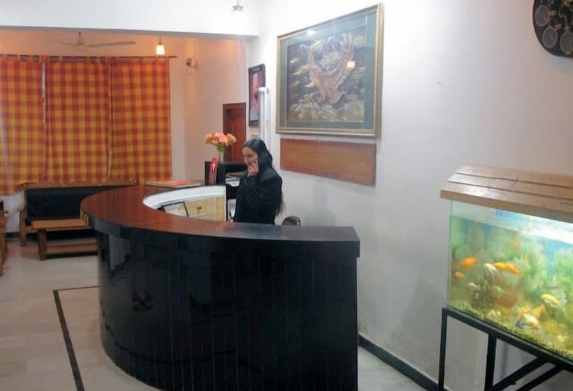 Отель Adb Rooms Falcon Crest