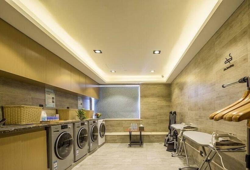 Atour Hotel Hangzhou Binjiang Binwen Road