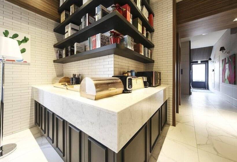 בית מלון כפרי Brooks Business