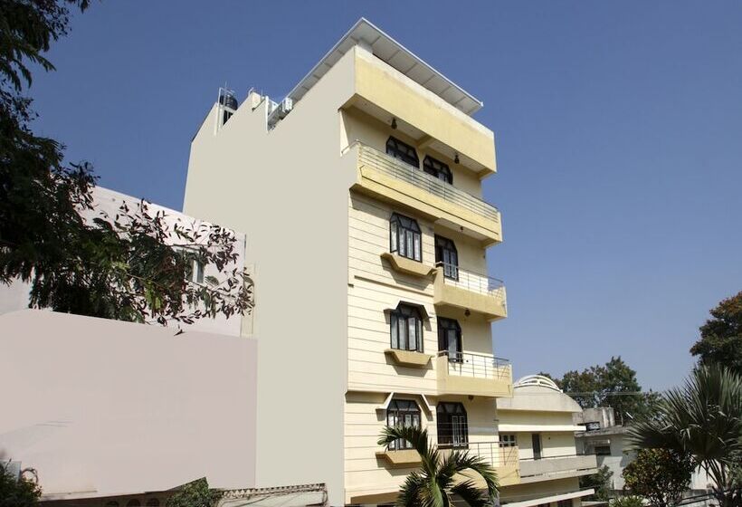 هتل Collection O Park Heights Banjara Hills Near Gvk One Mall