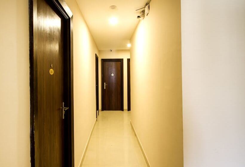 هتل Collection O Park Heights Banjara Hills Near Gvk One Mall