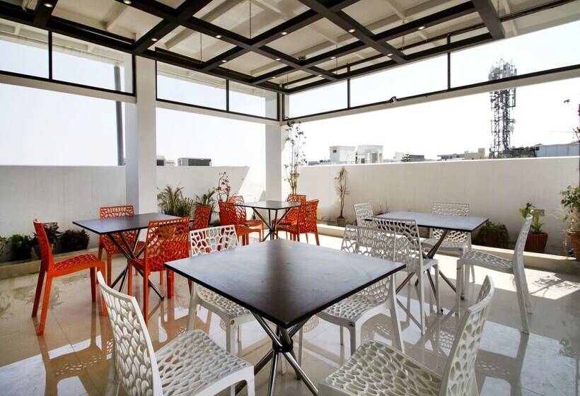 هتل Collection O Park Heights Banjara Hills Near Gvk One Mall