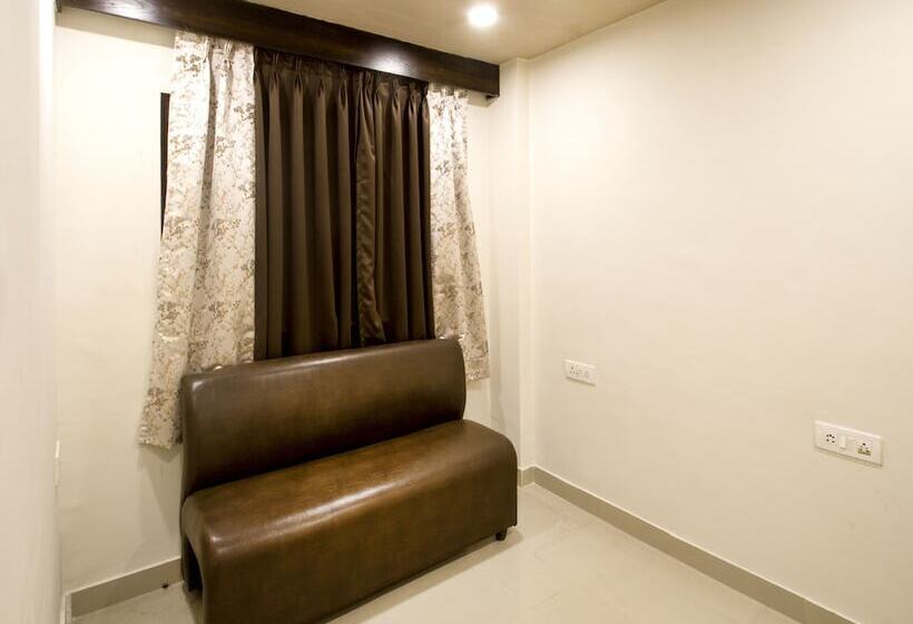 هتل Collection O Park Heights Banjara Hills Near Gvk One Mall