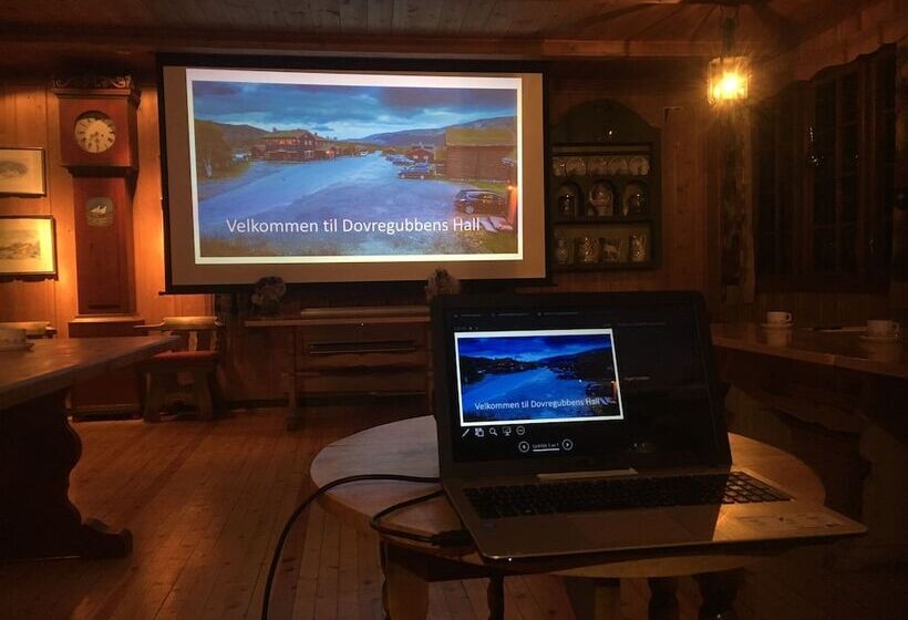 Отель Dovregubbens Hall
