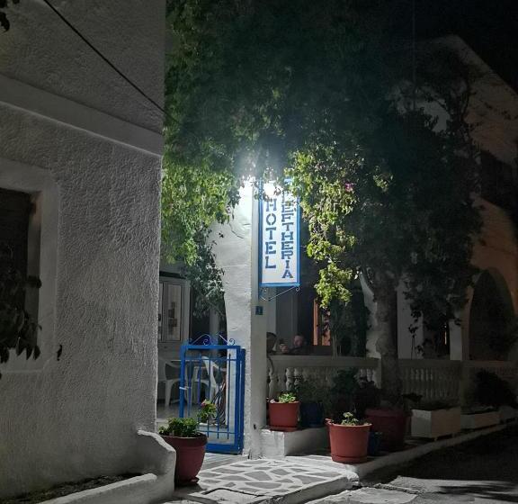 هتل Eleftheria