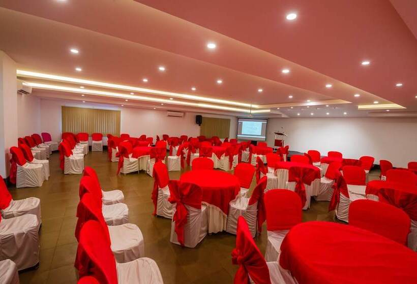 Отель Karuna Residency