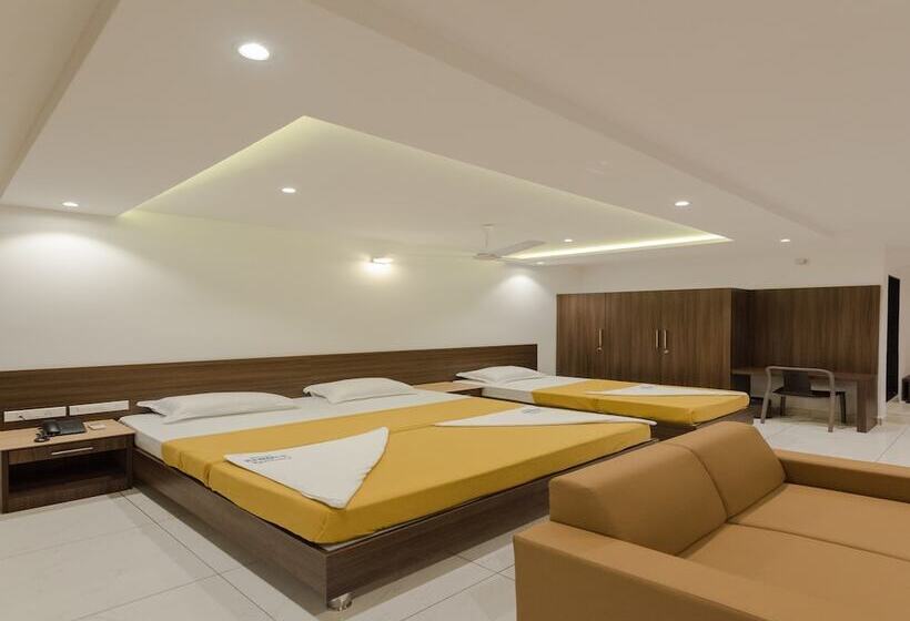 Отель Karuna Residency