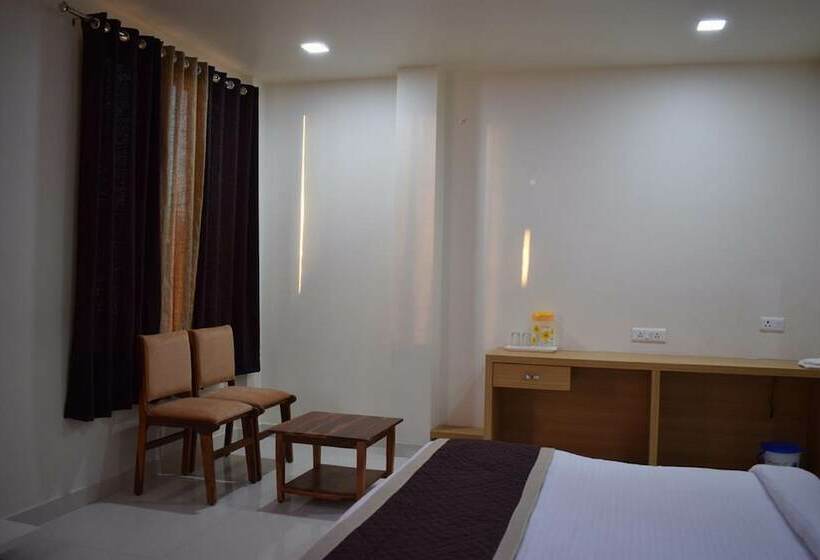 ホテル Krish Palace