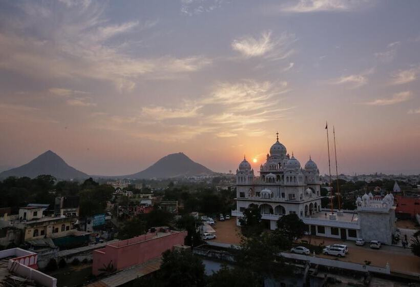 ホテル Krish Palace