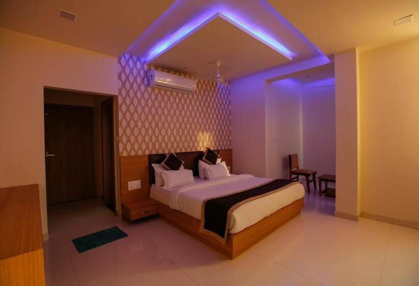 ホテル Krish Palace