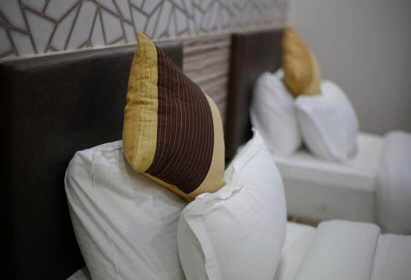 ホテル Krish Palace