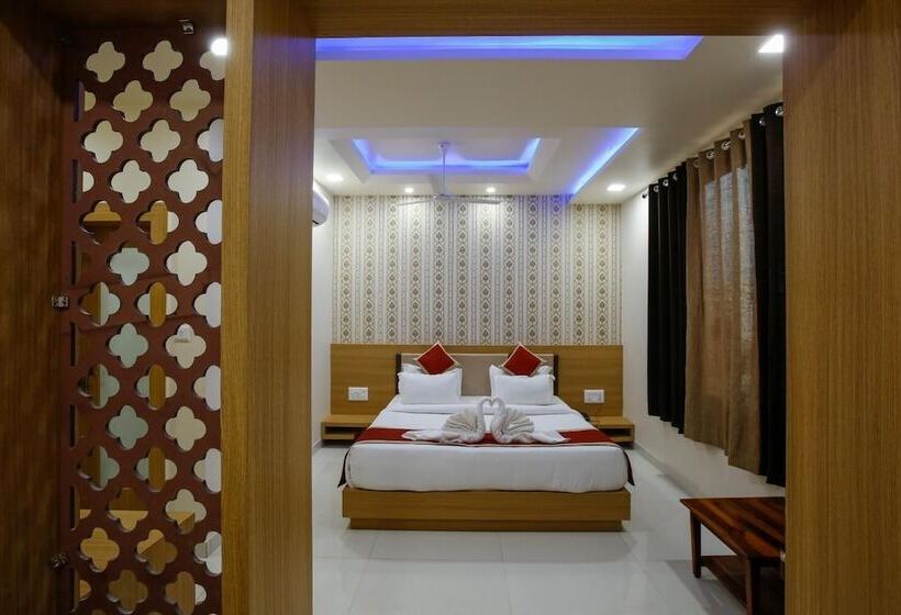 ホテル Krish Palace