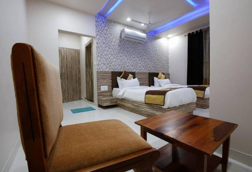 ホテル Krish Palace