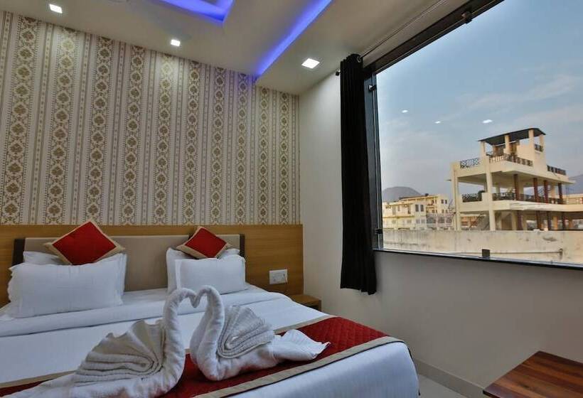 ホテル Krish Palace