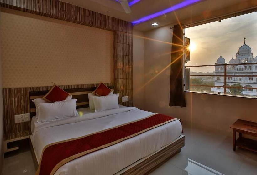 ホテル Krish Palace