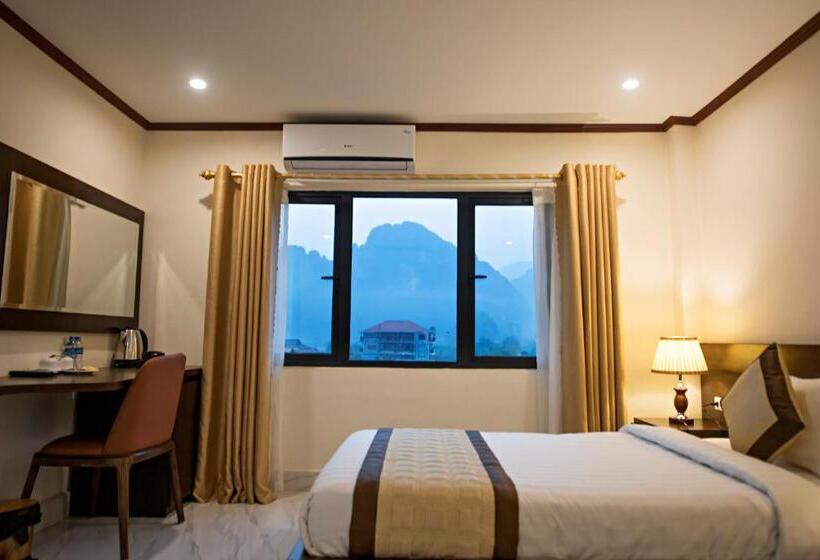 هتل Premier Vang Vieng