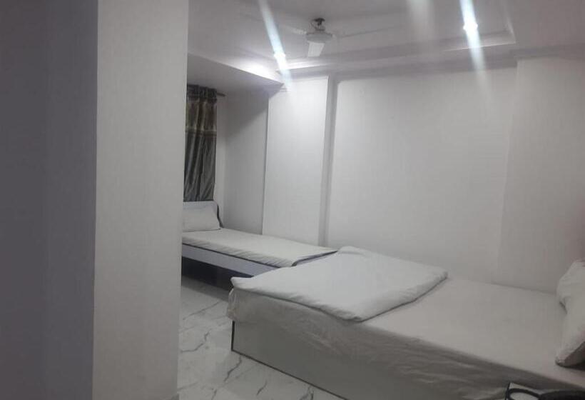 호텔 O Rachna Tourist Lodge