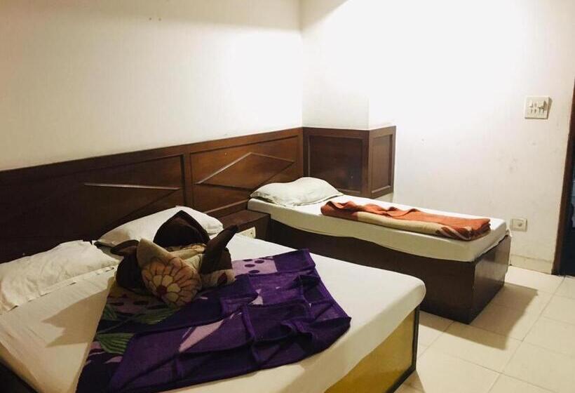 فندق O Rachna Tourist Lodge