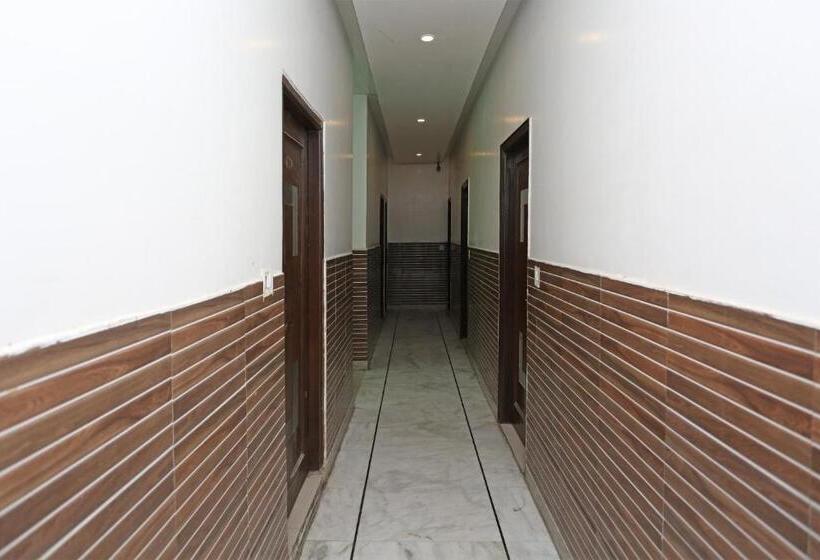 호텔 O Rachna Tourist Lodge