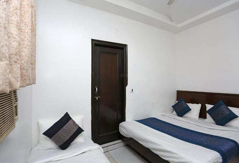 호텔 O Rachna Tourist Lodge