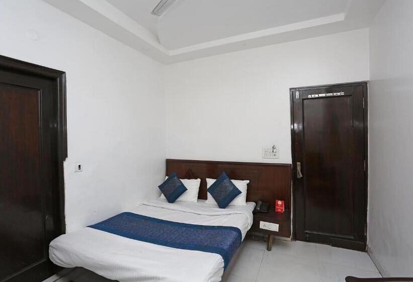 호텔 O Rachna Tourist Lodge