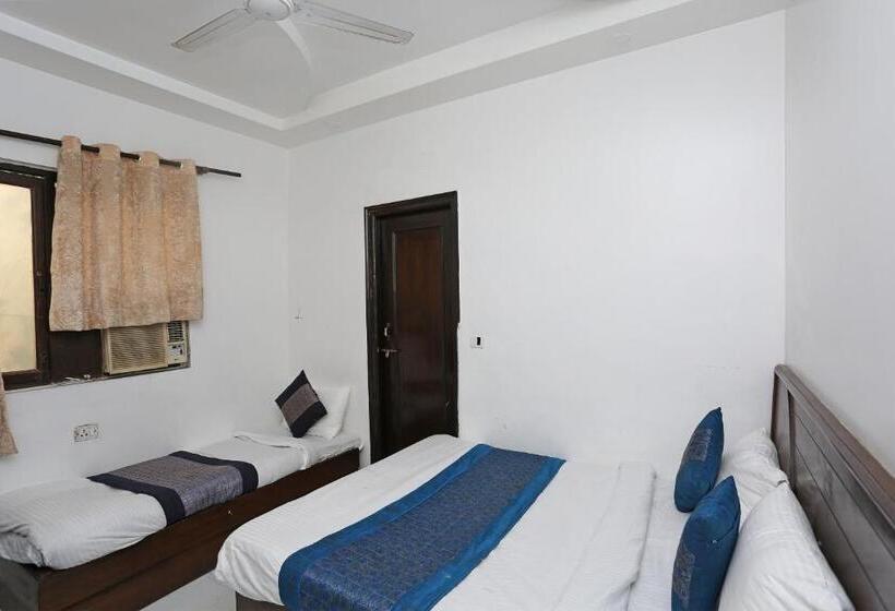 호텔 O Rachna Tourist Lodge