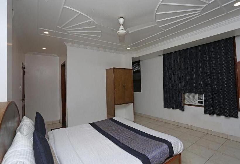 호텔 O Rachna Tourist Lodge