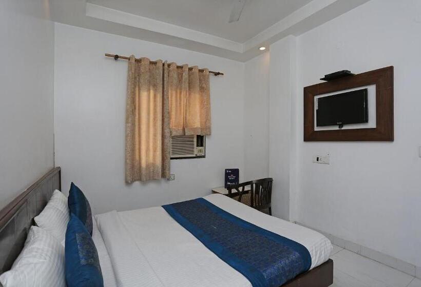 호텔 O Rachna Tourist Lodge