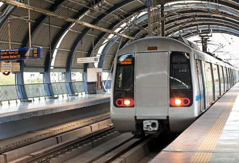 호텔 O Rachna Tourist Lodge