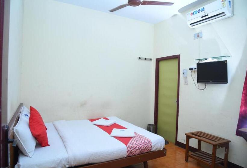 هتل Radhakrishna By Oyo Rooms