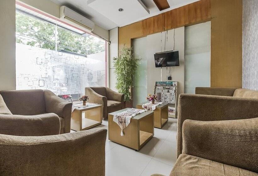 酒店 Reddoorz Near Mall Panakkukang 3