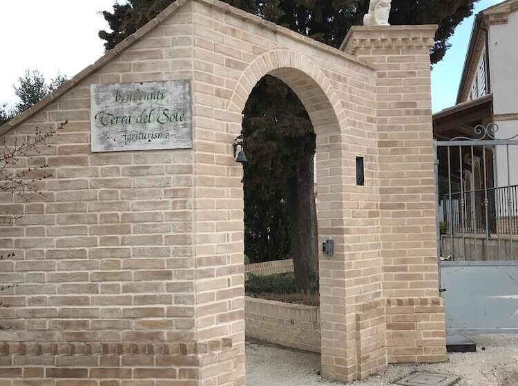 교외 호텔 Terra Del Sole