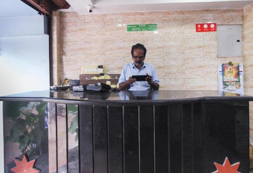 Отель Sri Jayaram Lodge By Oyo Rooms