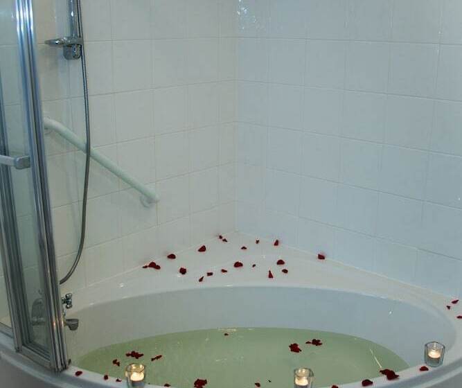 בית מלון כפרי The Coach House