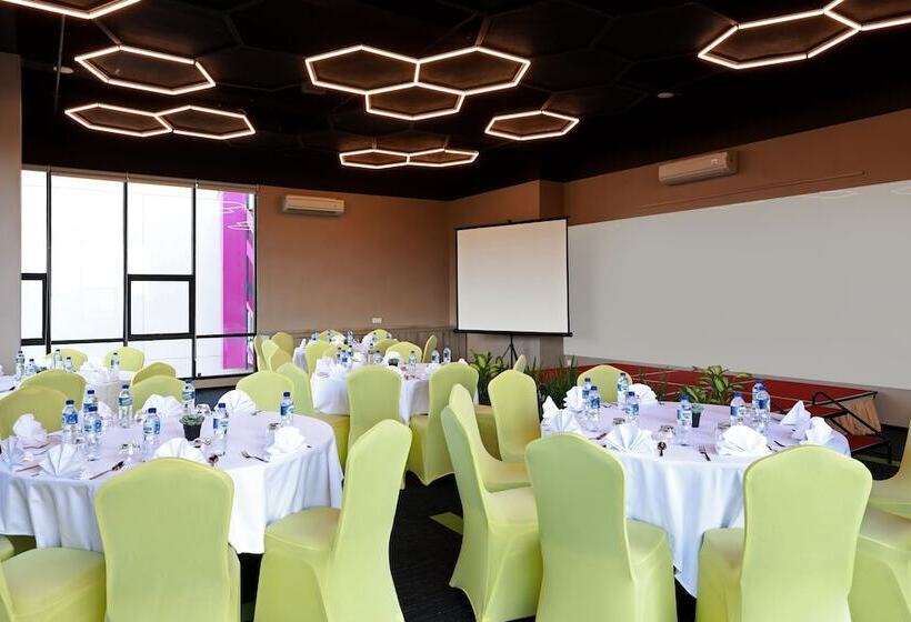 هتل The Zuri Pekanbaru