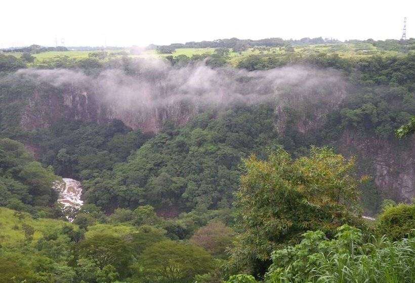 فندق Vista Canyon Inn