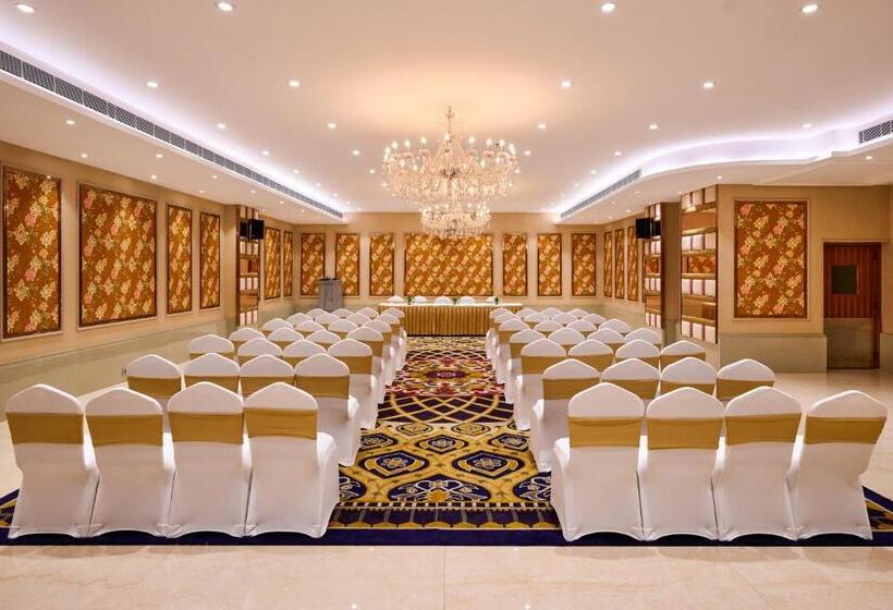 ホテル Zone By The Park, Jammu