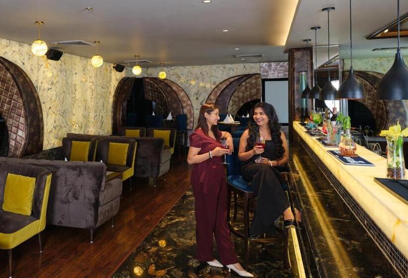 ホテル Zone By The Park, Jammu