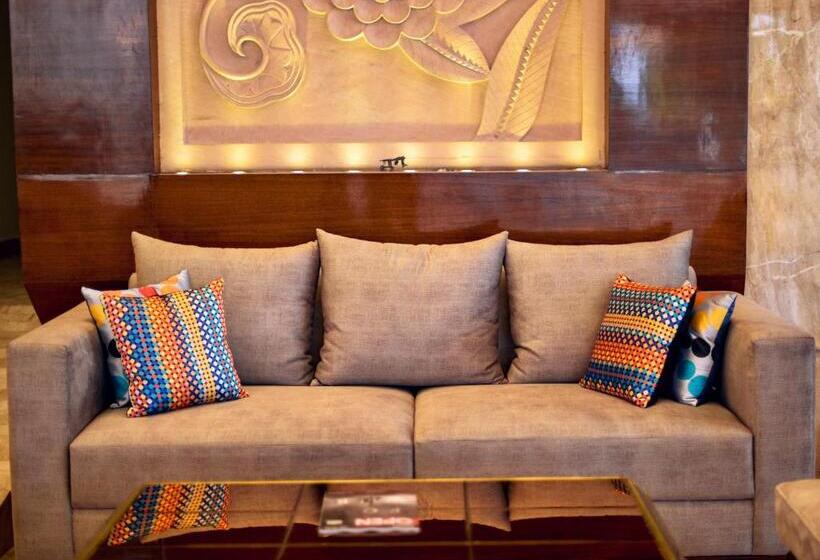 ホテル Zone By The Park, Jammu