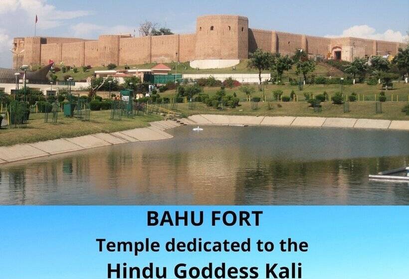 ホテル Zone By The Park, Jammu