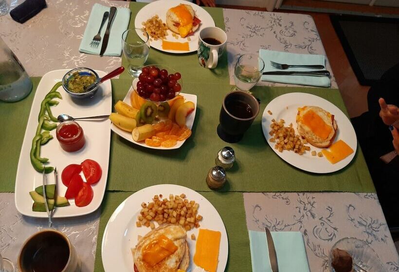 Mt Bakerview Bed And Breakfast