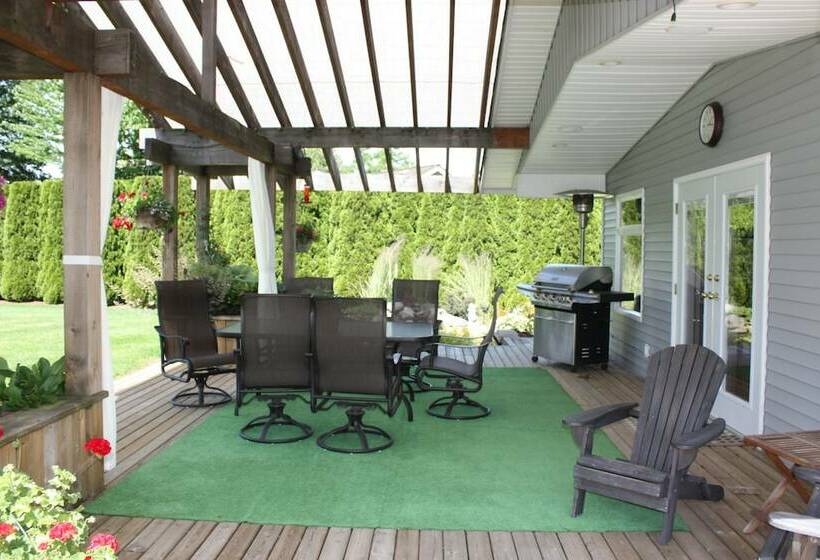 Mt Bakerview Bed And Breakfast