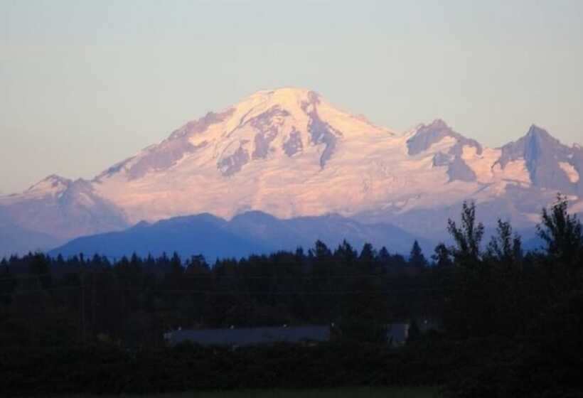 Mt Bakerview Bed And Breakfast