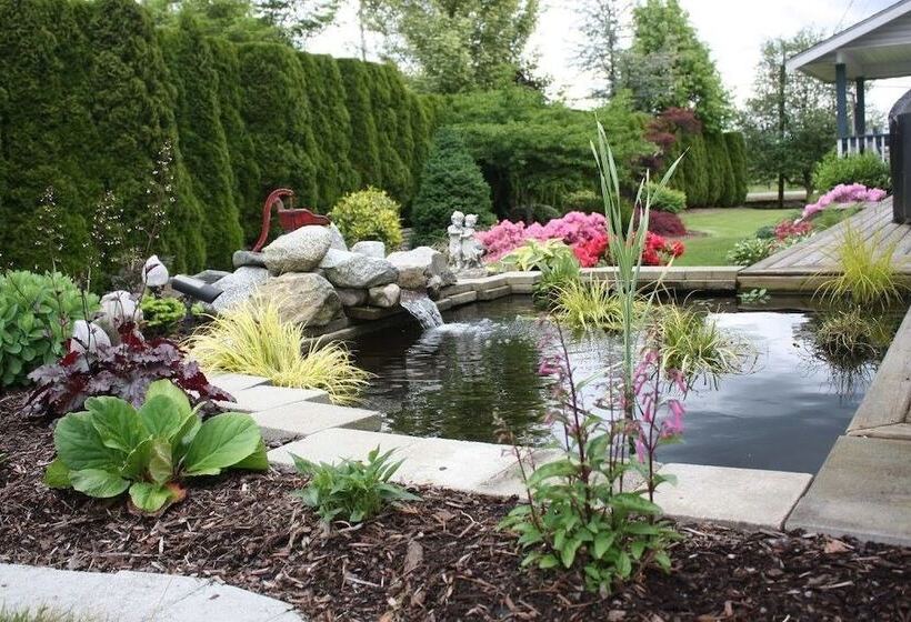 Mt Bakerview Bed And Breakfast