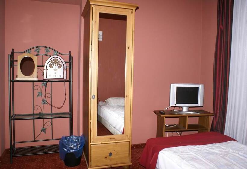 פנסיון Amadeus Apartamenty