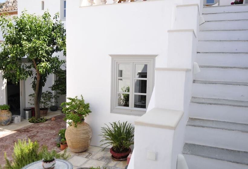 1880 Luxury Apartments