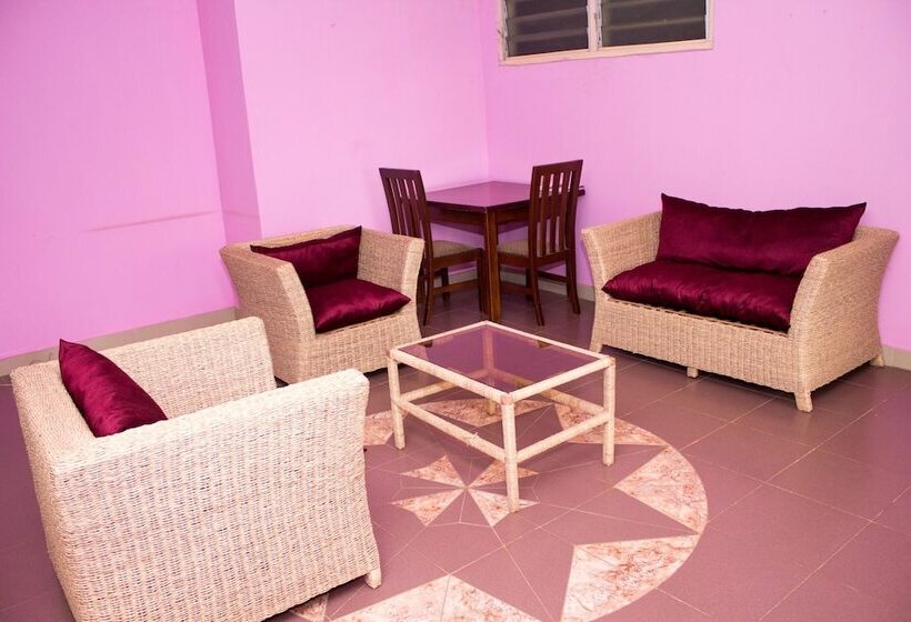 تختخواب و صبحانه Jayliz Lodge Tema