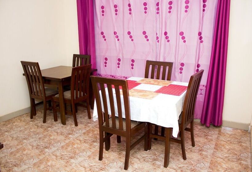 تختخواب و صبحانه Jayliz Lodge Tema