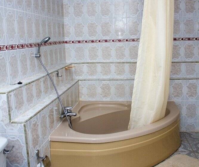 تختخواب و صبحانه Jayliz Lodge Tema